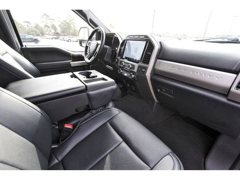 Used 2022 Ford F250 Lariat w/ Lariat Ultimate Package AWD/4WD image 26