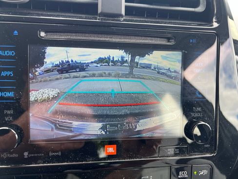 Used 2016 Toyota Prius FWD image 28