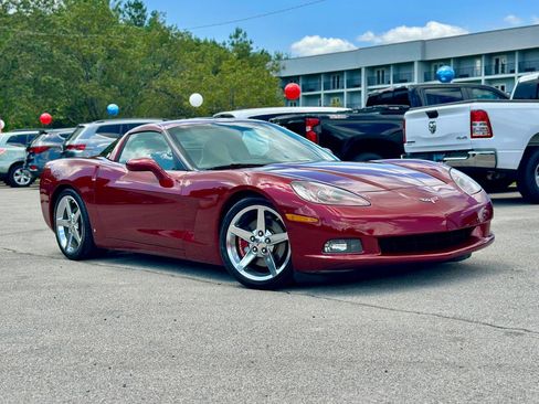 Used 2006 Chevrolet Corvette Coupe w/ Preferred Equipment Group RWD image 2