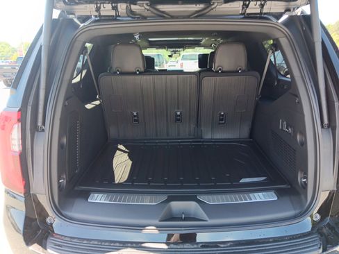 New 2026 GMC Yukon XL AT4 Ultimate w/ LPO, Floor Liner Package AWD/4WD image 18
