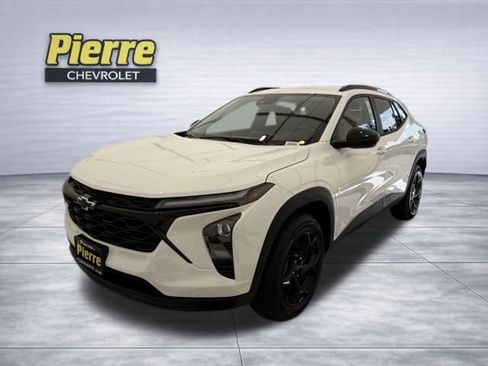 New 2026 Chevrolet Trax LT w/ Driver Confidence Package FWD image 1