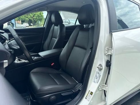 Used 2023 MAZDA MAZDA3 s FWD image 10