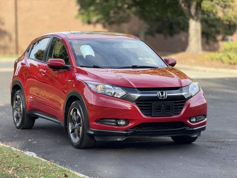 Used 2018 Honda HR-V EX image 1