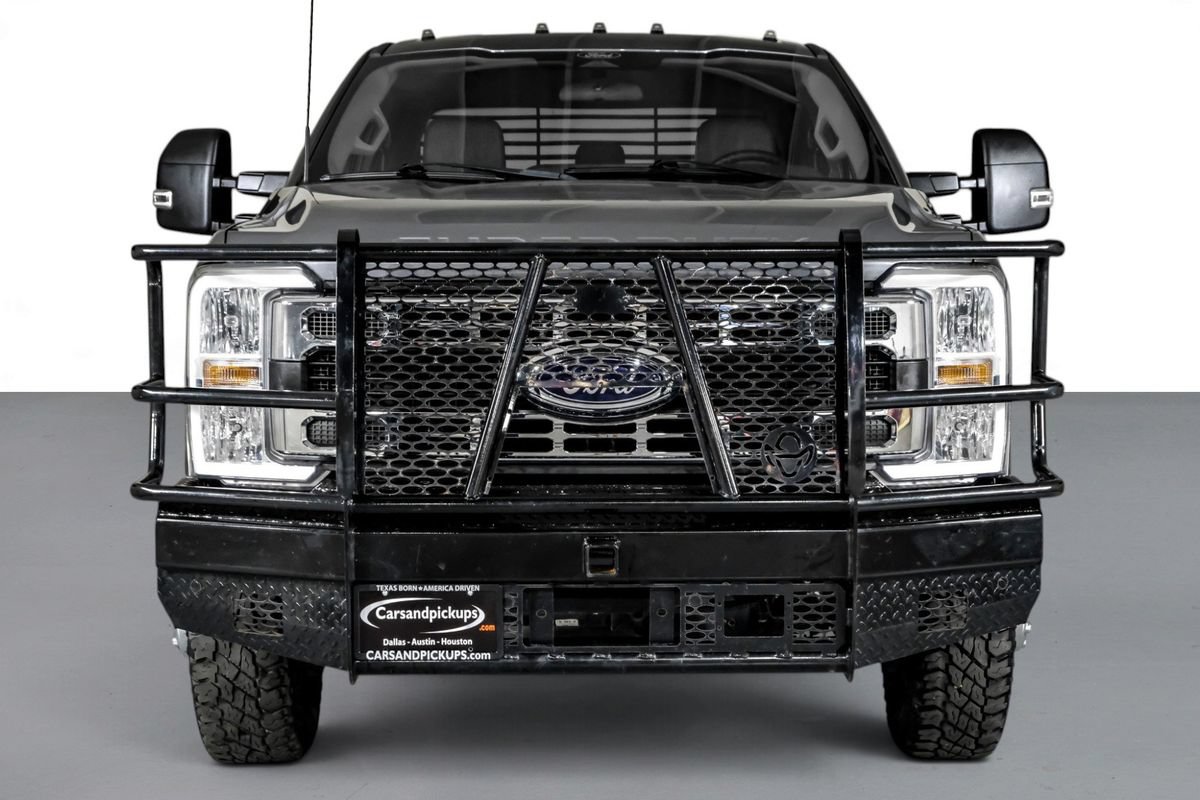 Used 2024 Ford F350 XLT AWD/4WD image 3