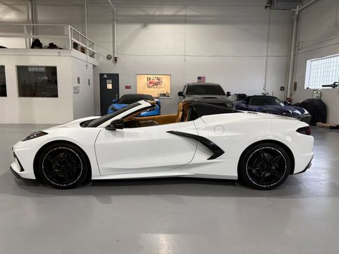 Used 2021 Chevrolet Corvette Stingray Premium Conv w/ Z51 Performance Package RWD image 11