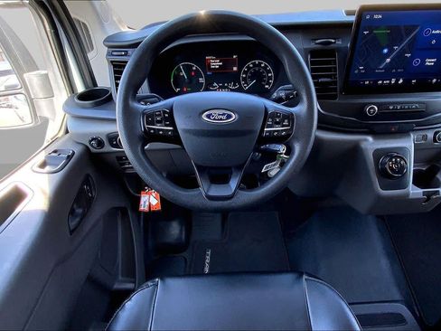 Certified 2023 Ford E-Transit Low Roof RWD image 5