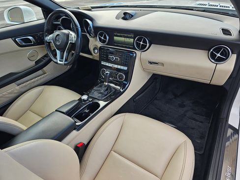 Used 2016 Mercedes-Benz SLK 350 image 12