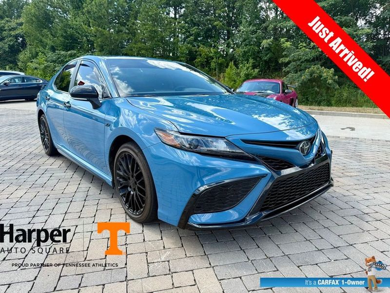 Used 2023 Toyota Camry SE image 1