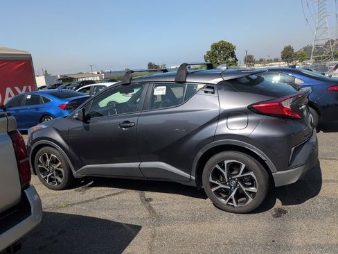 Used 2019 Toyota C-HR XLE FWD image 8