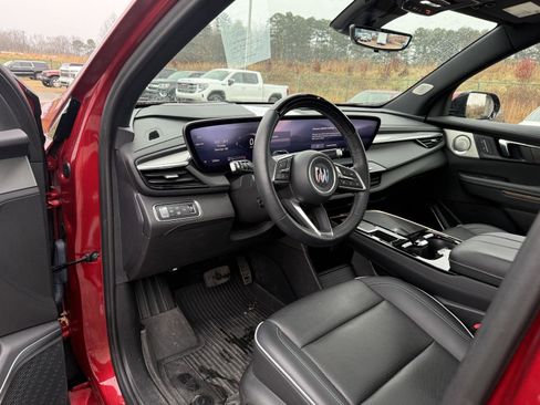 Used 2025 Buick Enclave Avenir w/ Super Cruise Package image 12