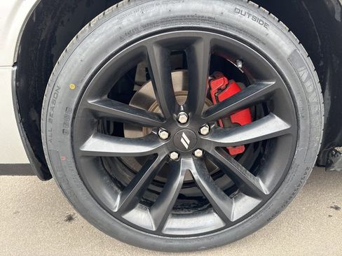 Used 2010 Dodge Challenger R/T image 9