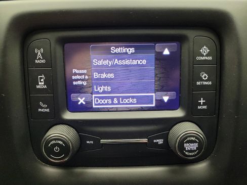 Used 2017 Jeep Compass Latitude AWD/4WD image 25