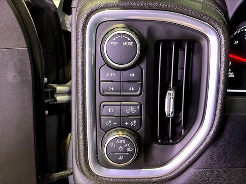 Used 2022 Chevrolet Silverado 1500 LTZ w/ LTZ Premium Package AWD/4WD image 18