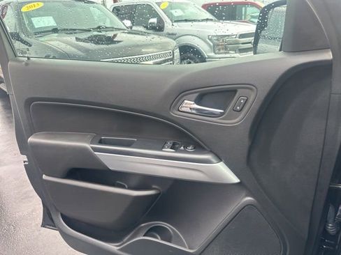 Used 2022 Chevrolet Colorado LT w/ Fleet Safety Package image 10