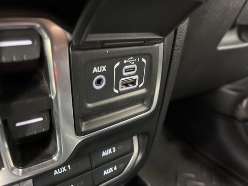 Used 2024 Jeep Wrangler Unlimited Rubicon AWD/4WD image 43