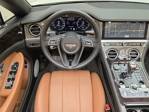 Used 2020 Bentley Continental GT image 21