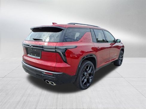 Used 2024 Chevrolet Traverse RS w/ LPO, Floor Liner Package image 4