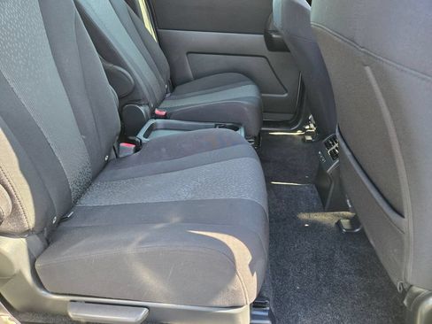 Used 2012 MAZDA MAZDA5 Touring w/ Moonroof & Audio Pkg FWD image 15