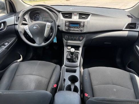 Used 2016 Nissan Sentra S image 18