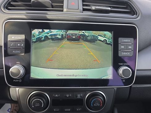 Used 2025 Nissan Leaf S image 19