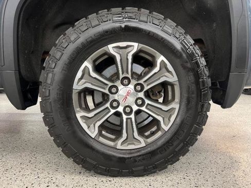 Used 2019 GMC Sierra 1500 SLE w/ SLE Value Package AWD/4WD image 38