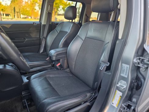 Used 2017 Jeep Patriot 75th Anniversary w/ Power Value Group FWD image 20