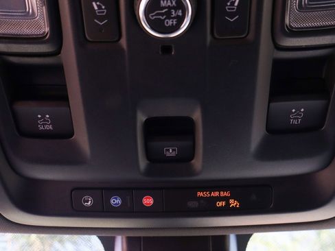 Used 2021 Chevrolet Suburban High Country w/ Premium Package image 32