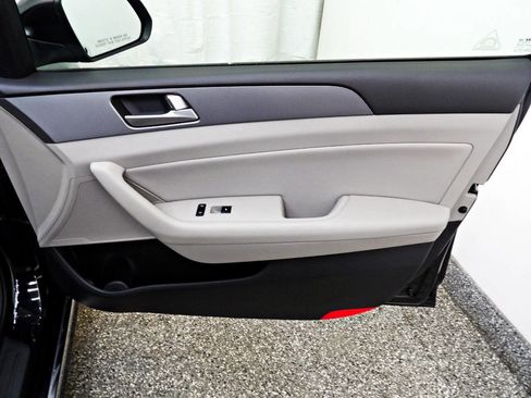 Used 2016 Hyundai Sonata SE image 11