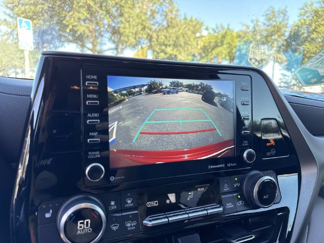 Used 2021 Toyota Highlander XLE FWD image 26