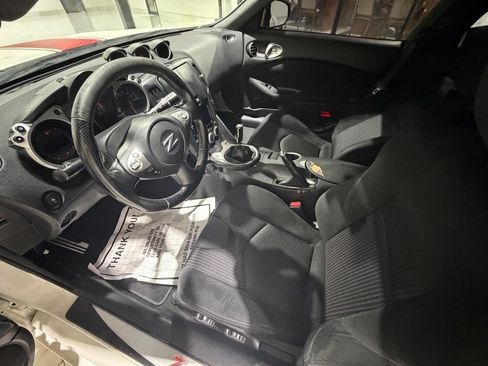 Used 2017 Nissan 370Z Coupe RWD image 15