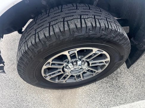 Used 2022 Ford F350 Platinum AWD/4WD image 6