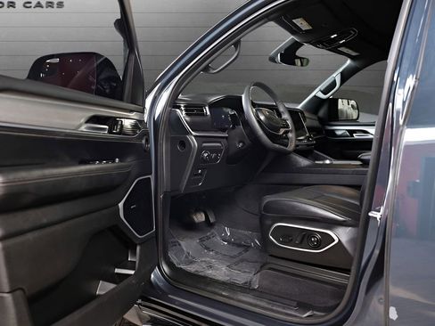 Used 2023 Jeep Wagoneer Series II image 26