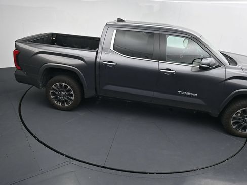 Used 2025 Toyota Tundra Limited AWD/4WD image 17