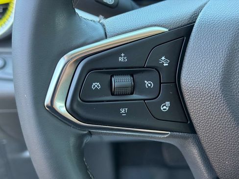 Used 2026 Chevrolet Trax LT w/ Sunroof Package FWD image 30