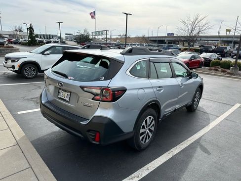 Used 2022 Subaru Outback 2.5i image 3