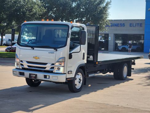 New 2024 Chevrolet Low Cab Forward image 10