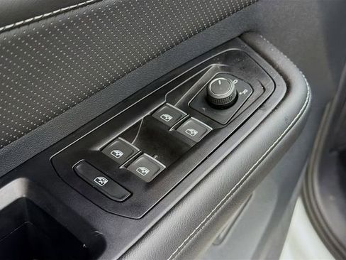 New 2025 Volkswagen Atlas SE image 18