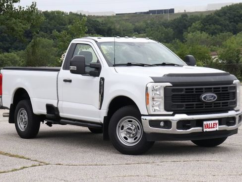 Used 2023 Ford F250 XL w/ XL Driver Assist Package RWD image 2
