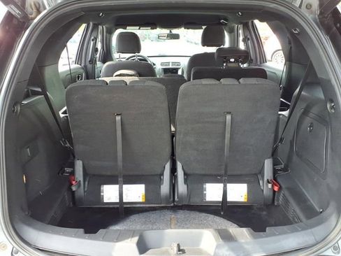 Used 2017 Ford Explorer XLT w/ Equipment Group 201A AWD/4WD image 11