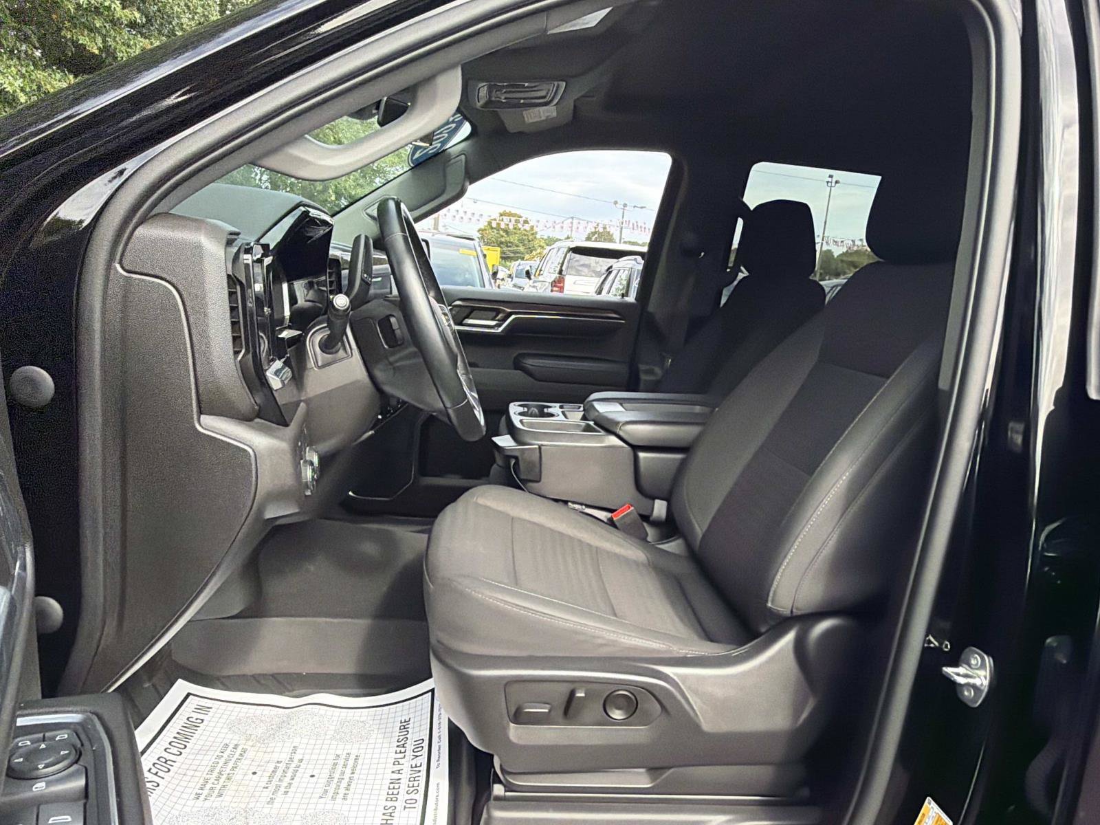 Used 2023 Chevrolet Silverado 1500 LT AWD/4WD image 10