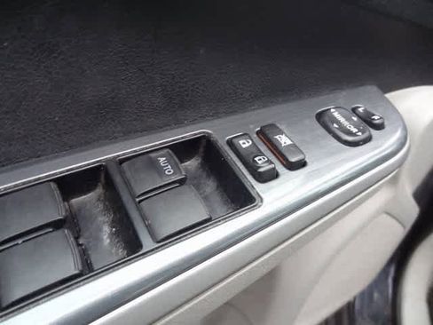 Used 2012 Toyota Camry LE image 11