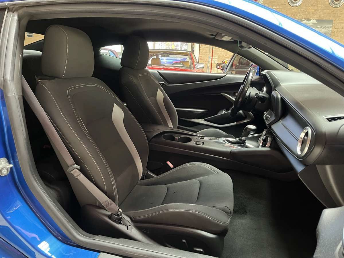Used 2016 Chevrolet Camaro LT RWD image 20