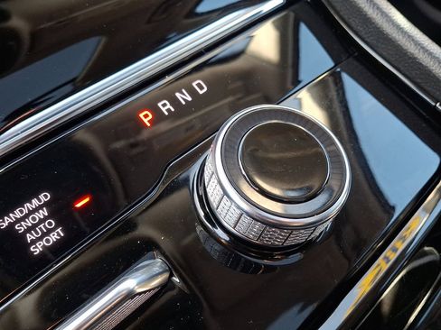 Used 2022 Jeep Grand Cherokee L Limited w/ Luxury Tech Group II image 29