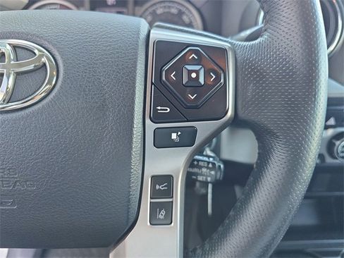 Used 2018 Toyota Tacoma SR5 image 25