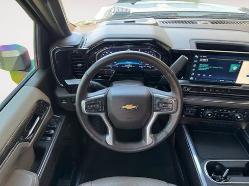 Used 2024 Chevrolet Silverado 2500 LTZ w/ LTZ Convenience Package AWD/4WD image 12