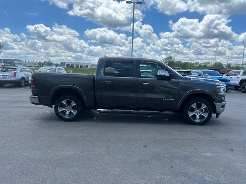 Used 2019 RAM 1500 Laramie AWD/4WD image 2