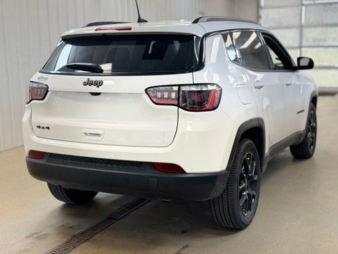 Used 2025 Jeep Compass Latitude w/ Altitude Special Edition AWD/4WD image 5