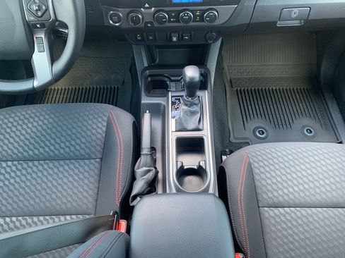 Used 2023 Toyota Tacoma SR5 w/ Technology Package AWD/4WD image 19
