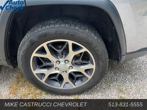 Used 2019 Jeep Grand Cherokee Limited AWD/4WD image 5