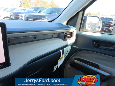 New 2026 Ford Maverick Lariat image 12